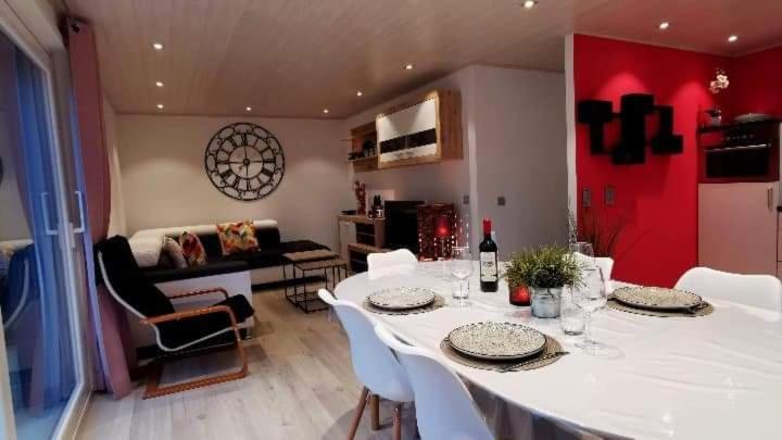 Le Walker Villa ฟรองกอร์ช็องป์ ภายนอก รูปภาพ