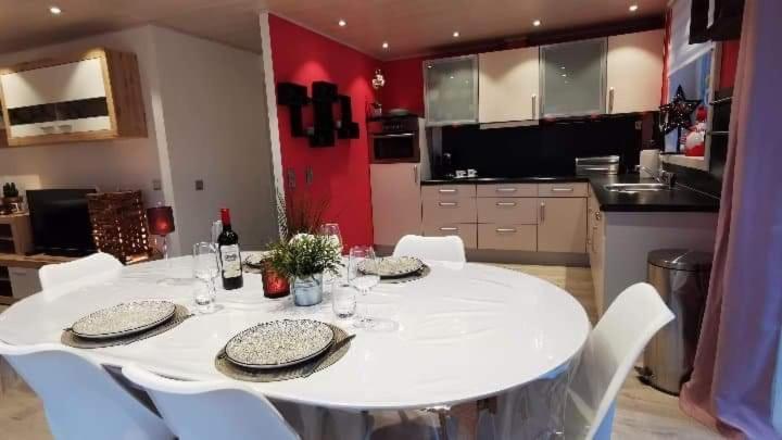 Le Walker Villa ฟรองกอร์ช็องป์ ภายนอก รูปภาพ
